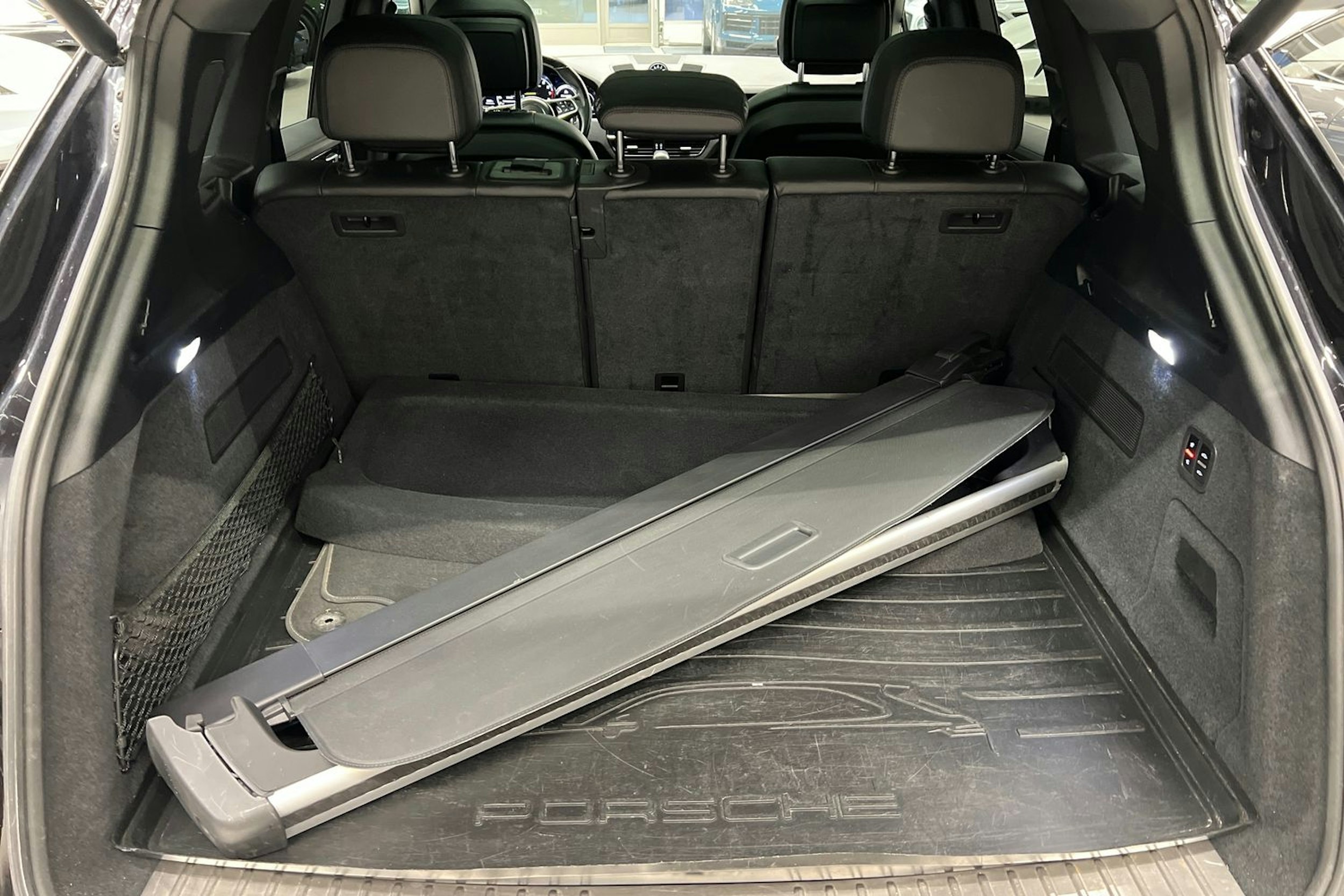 Musta Porsche Cayenne 2018 kuva 9.