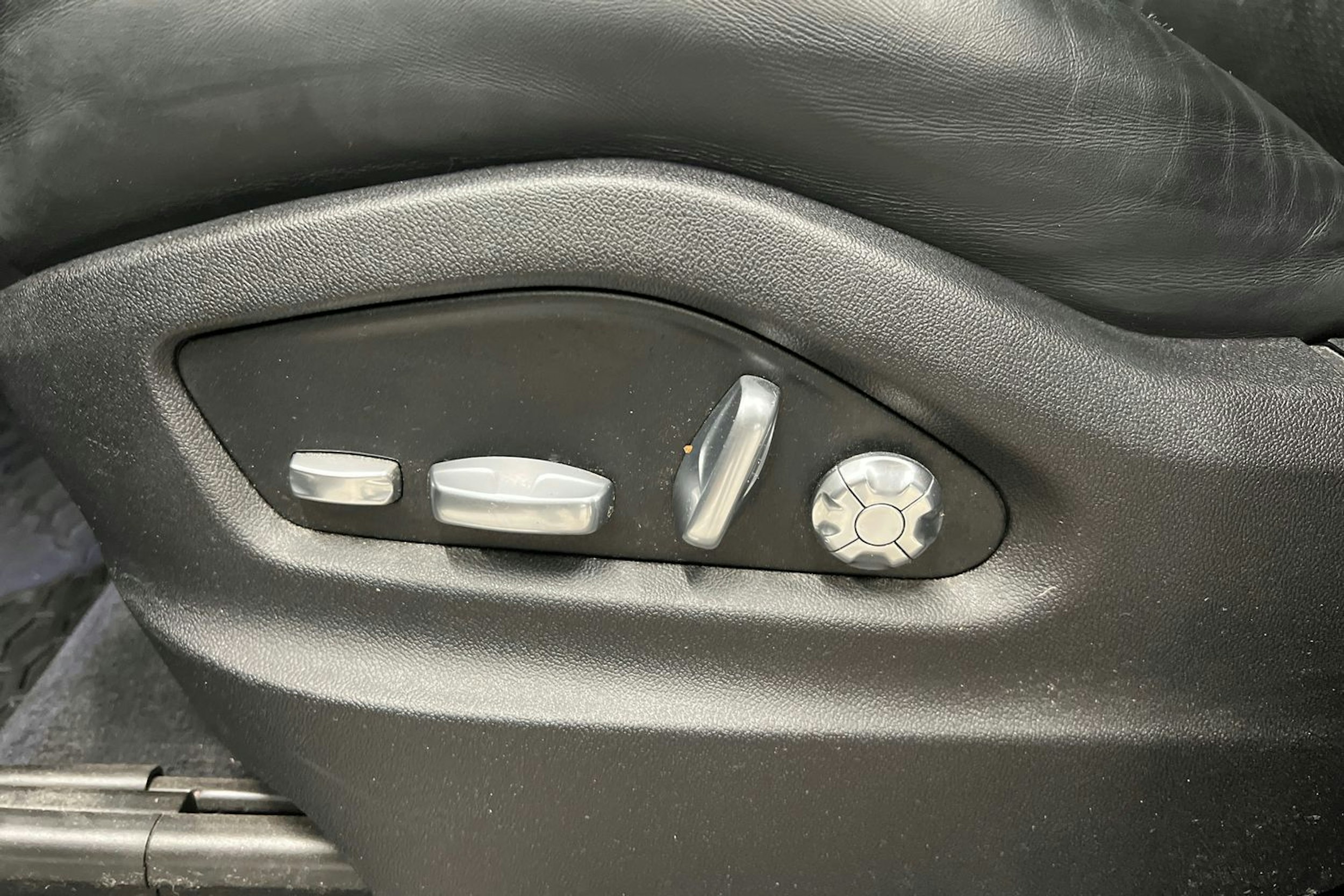 Musta Porsche Cayenne 2018 kuva 20.