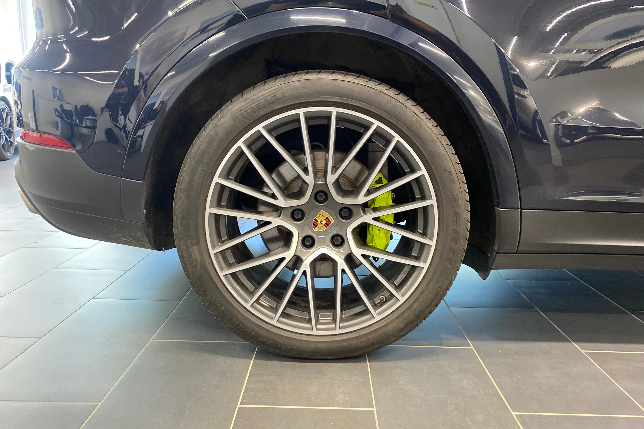 sininen Porsche Cayenne 2018 kuva 10.