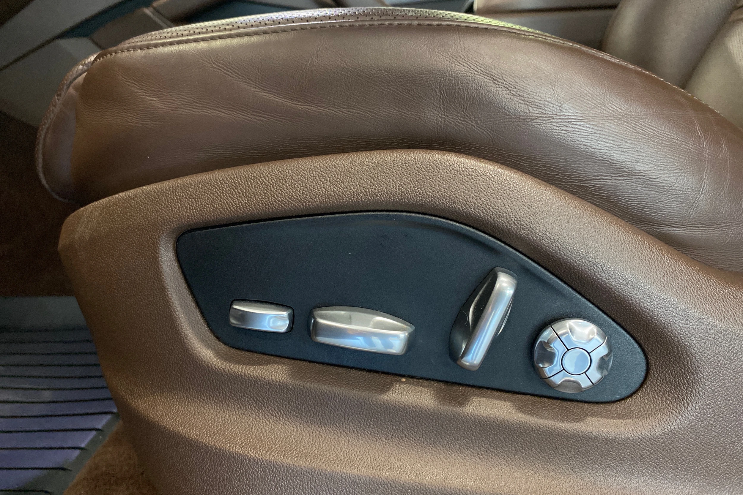 sininen Porsche Cayenne 2018 kuva 11.