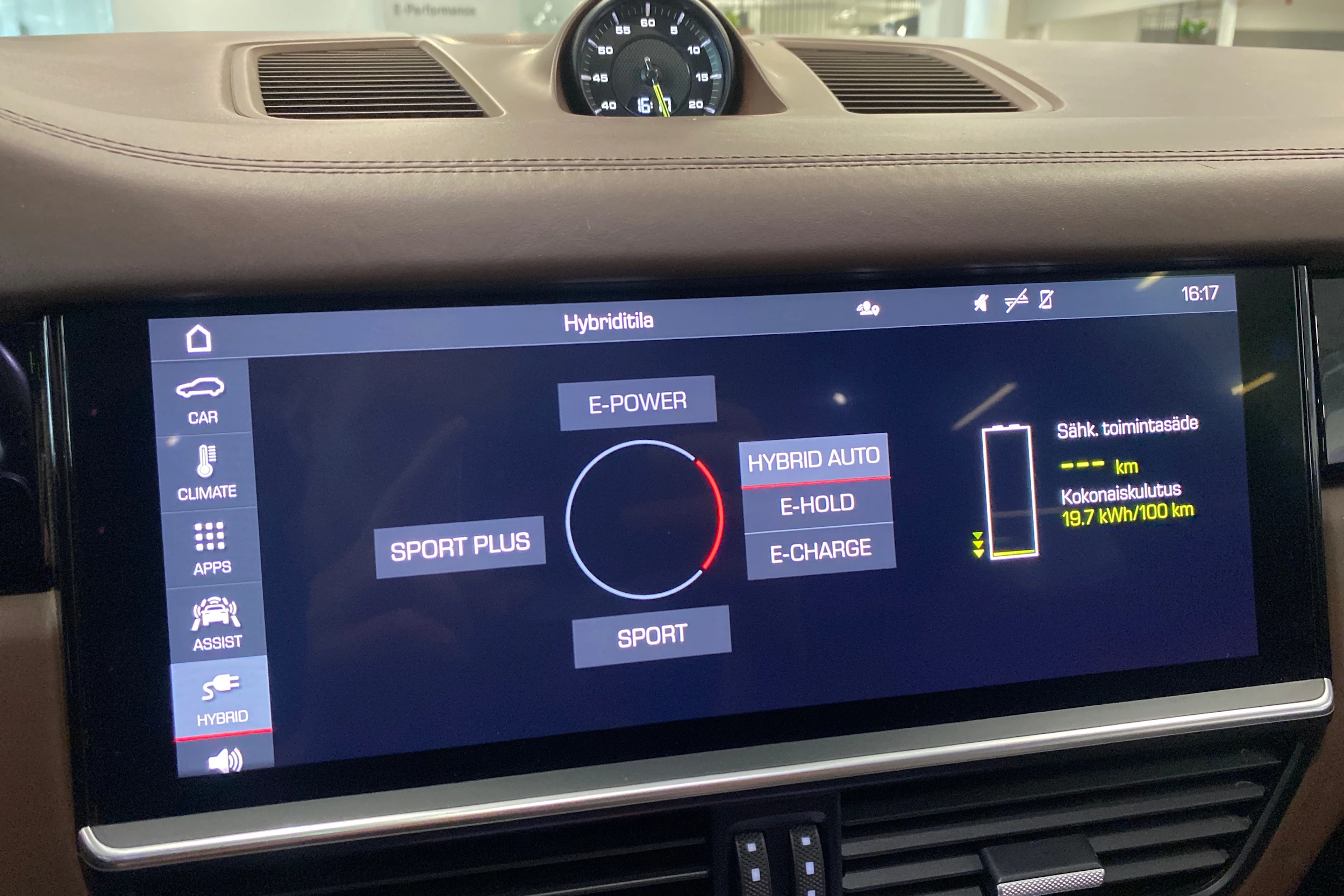 sininen Porsche Cayenne 2018 kuva 20.