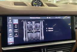 sininen Porsche Cayenne 2018 kuva 21.