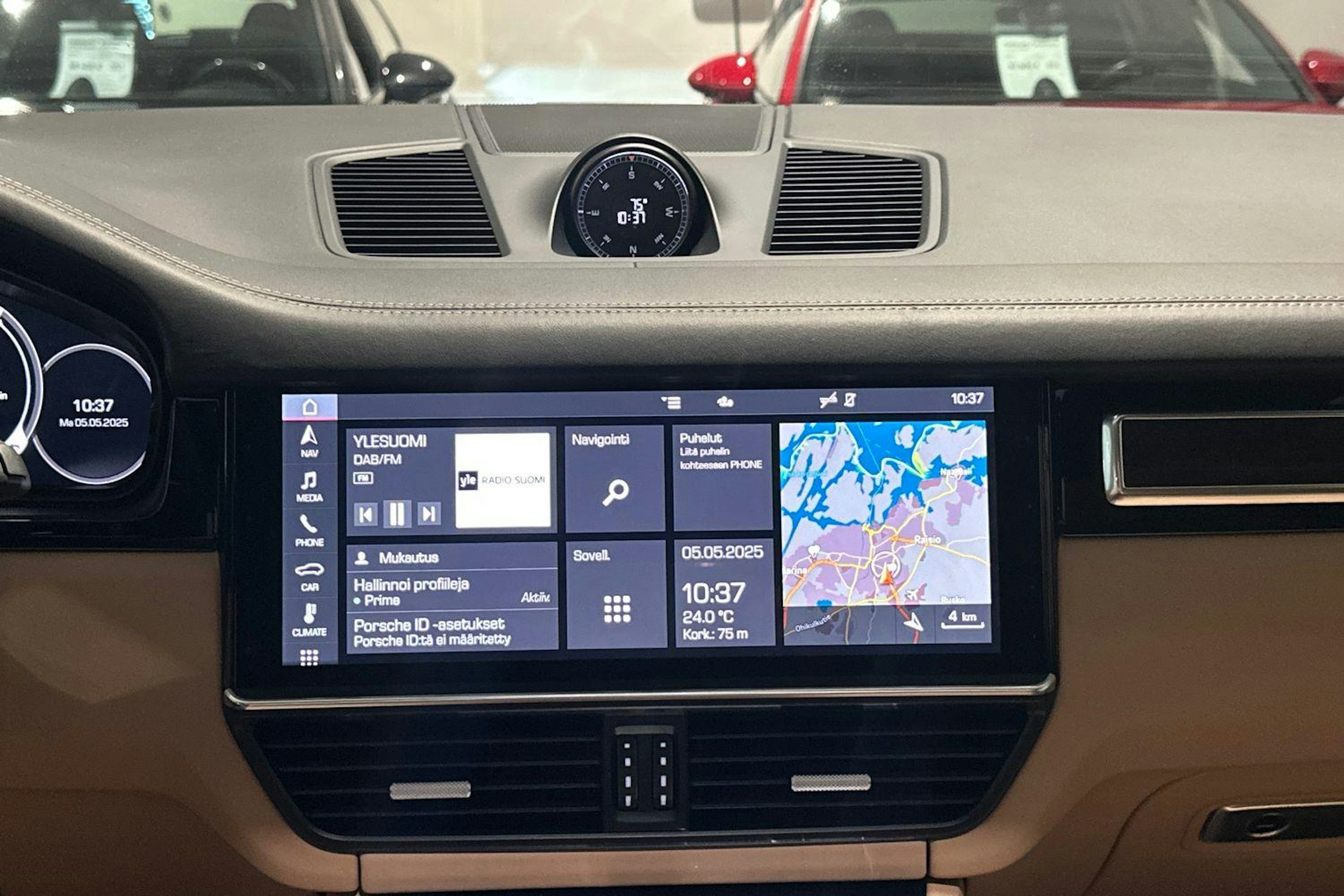Musta Porsche Cayenne 2018 kuva 12.