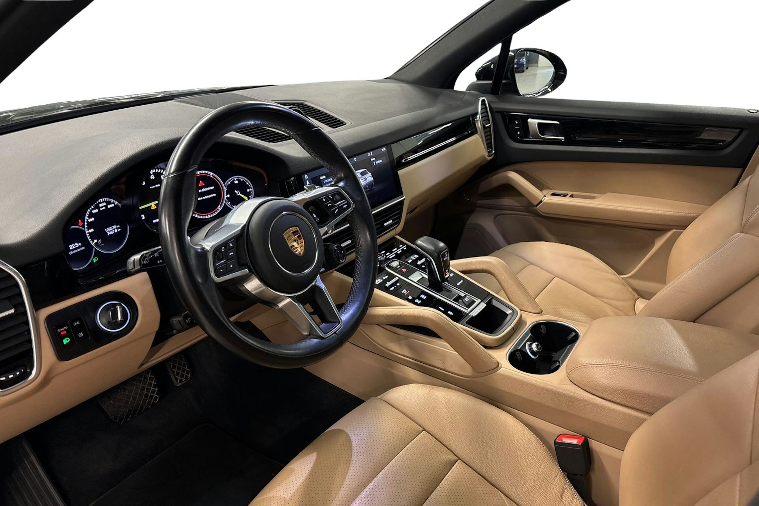 musta Porsche Cayenne 2018 kuva 7.