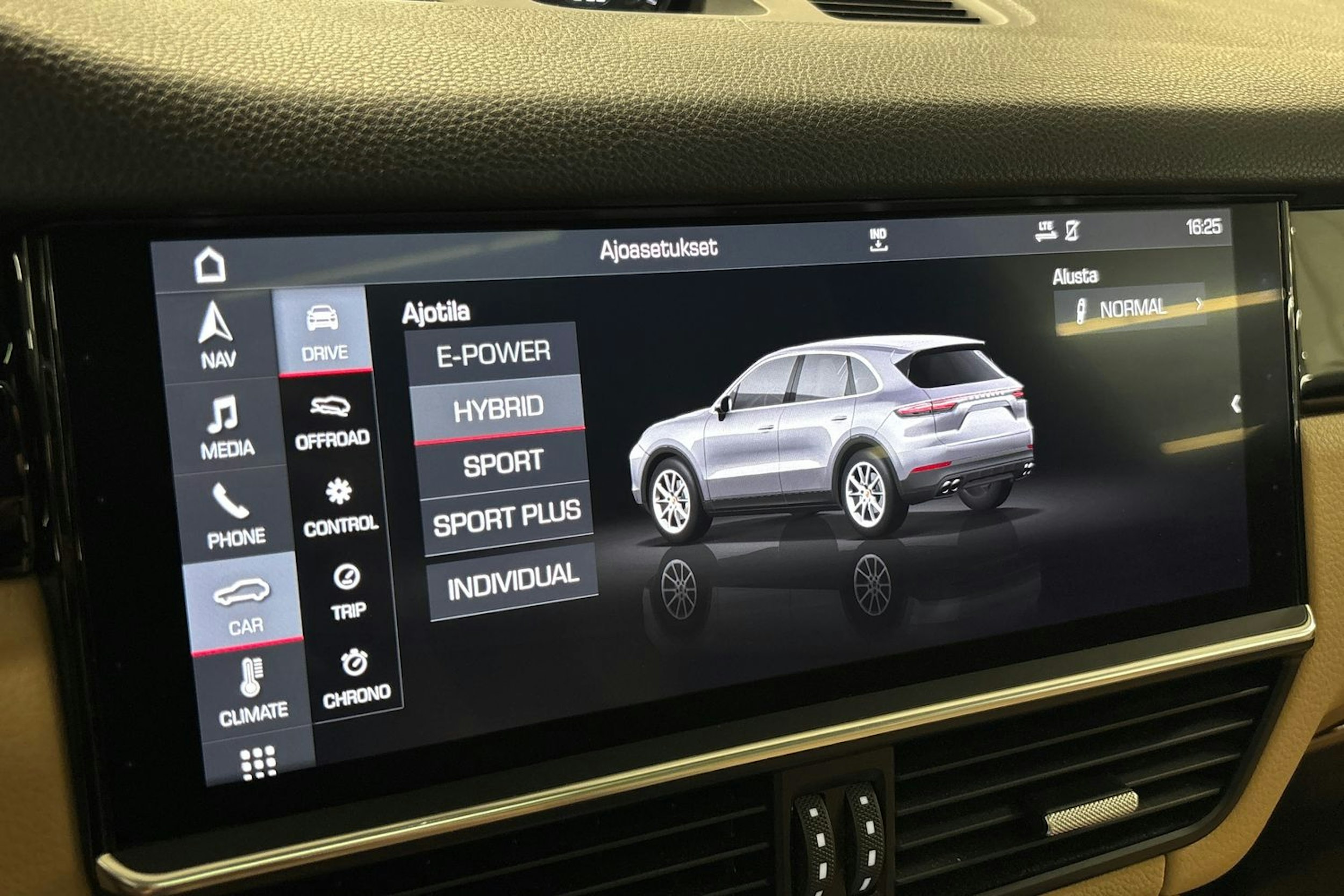 musta Porsche Cayenne 2018 kuva 17.