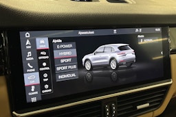 musta Porsche Cayenne 2018 kuva 17.
