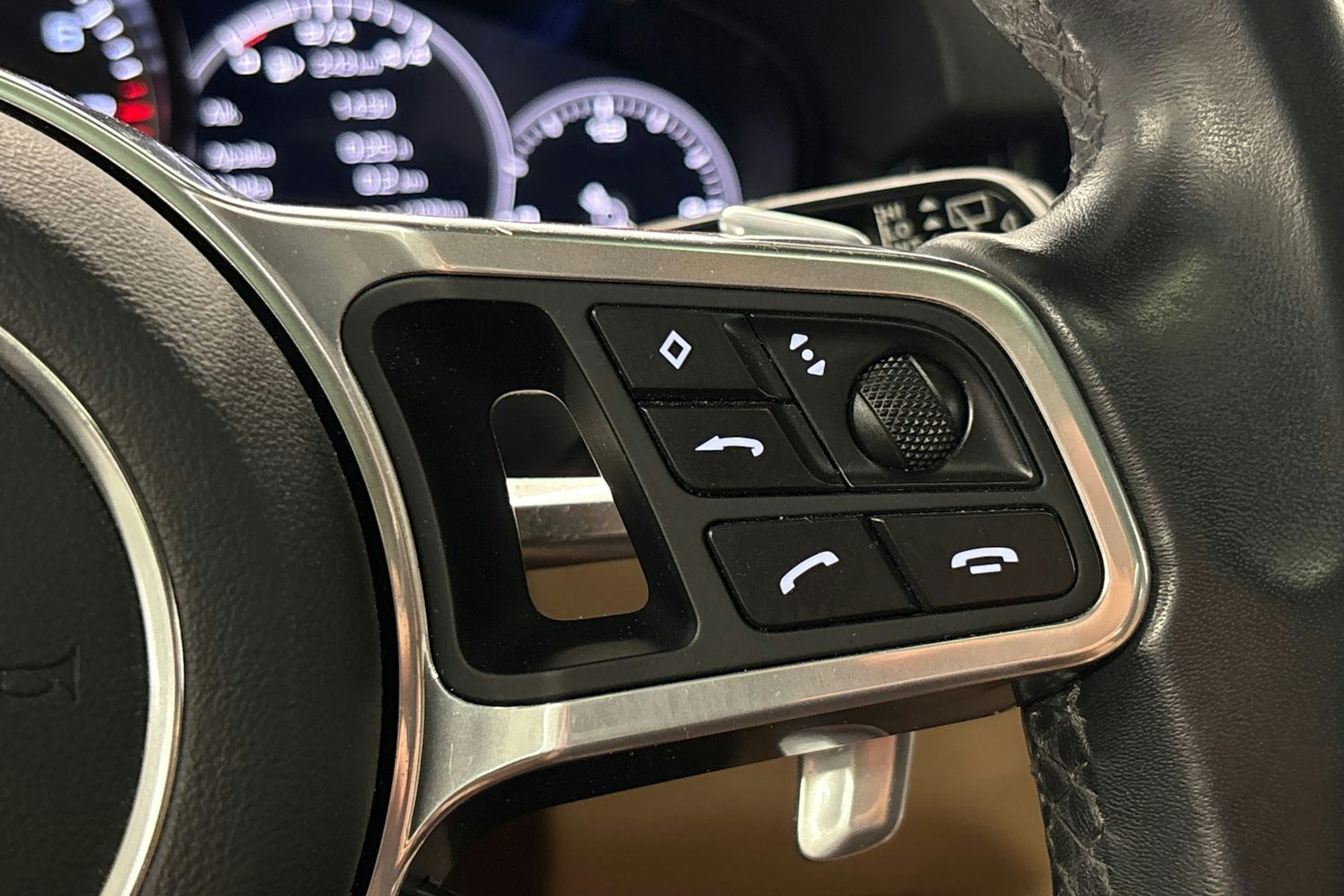 musta Porsche Cayenne 2018 kuva 18.
