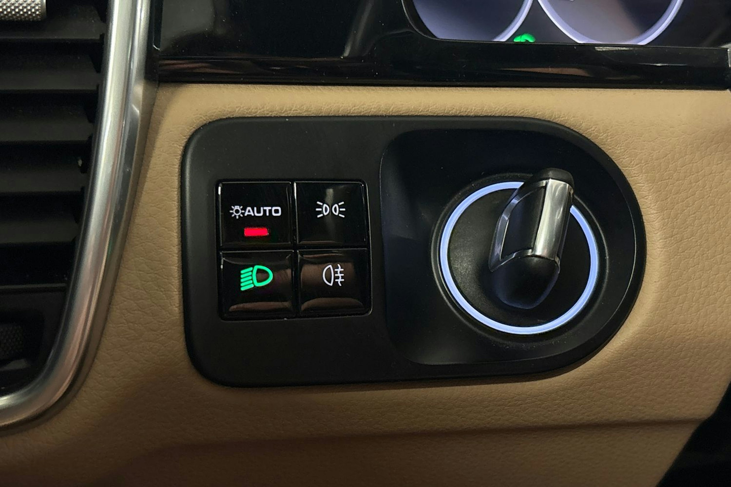 musta Porsche Cayenne 2018 kuva 22.