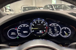 musta Porsche Cayenne 2018 kuva 23.