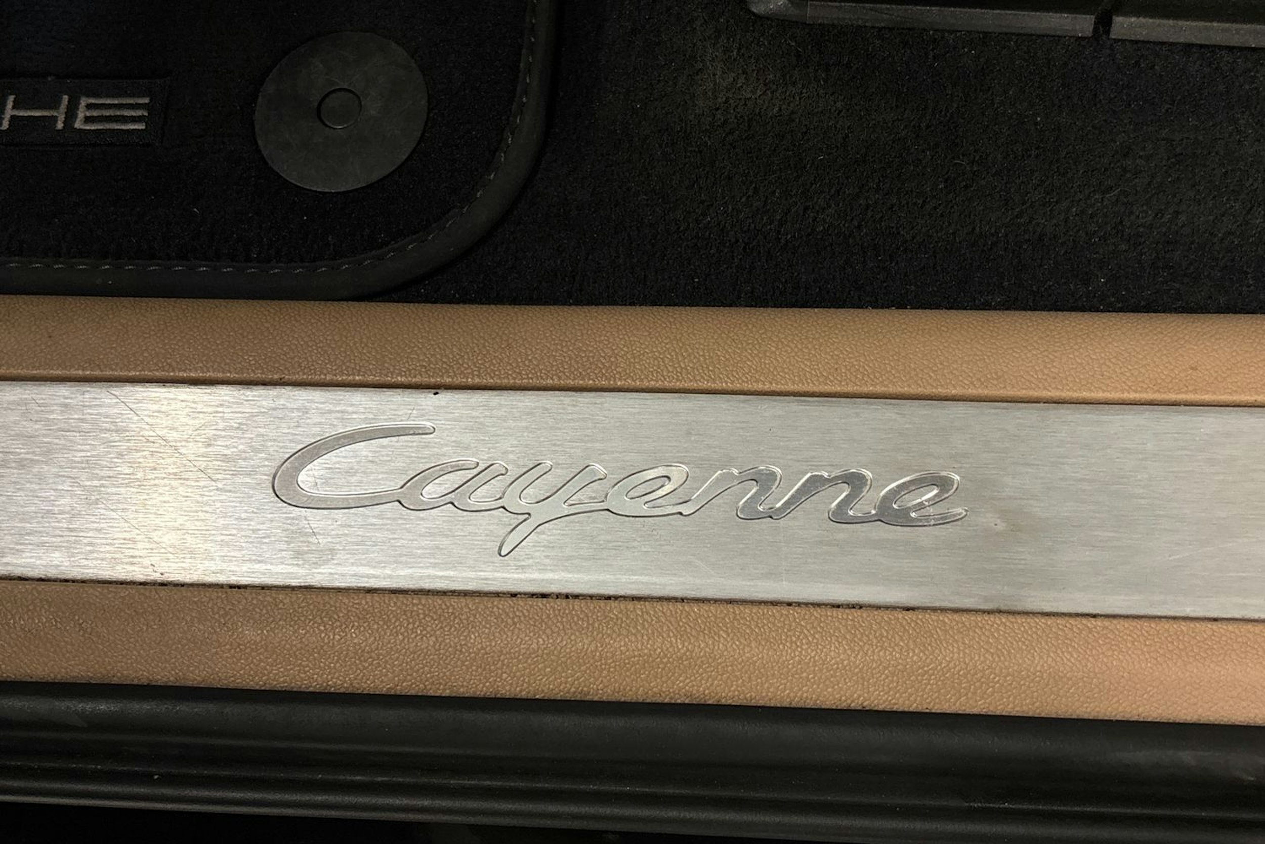 musta Porsche Cayenne 2018 kuva 26.
