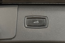 musta Porsche Cayenne 2018 kuva 30.