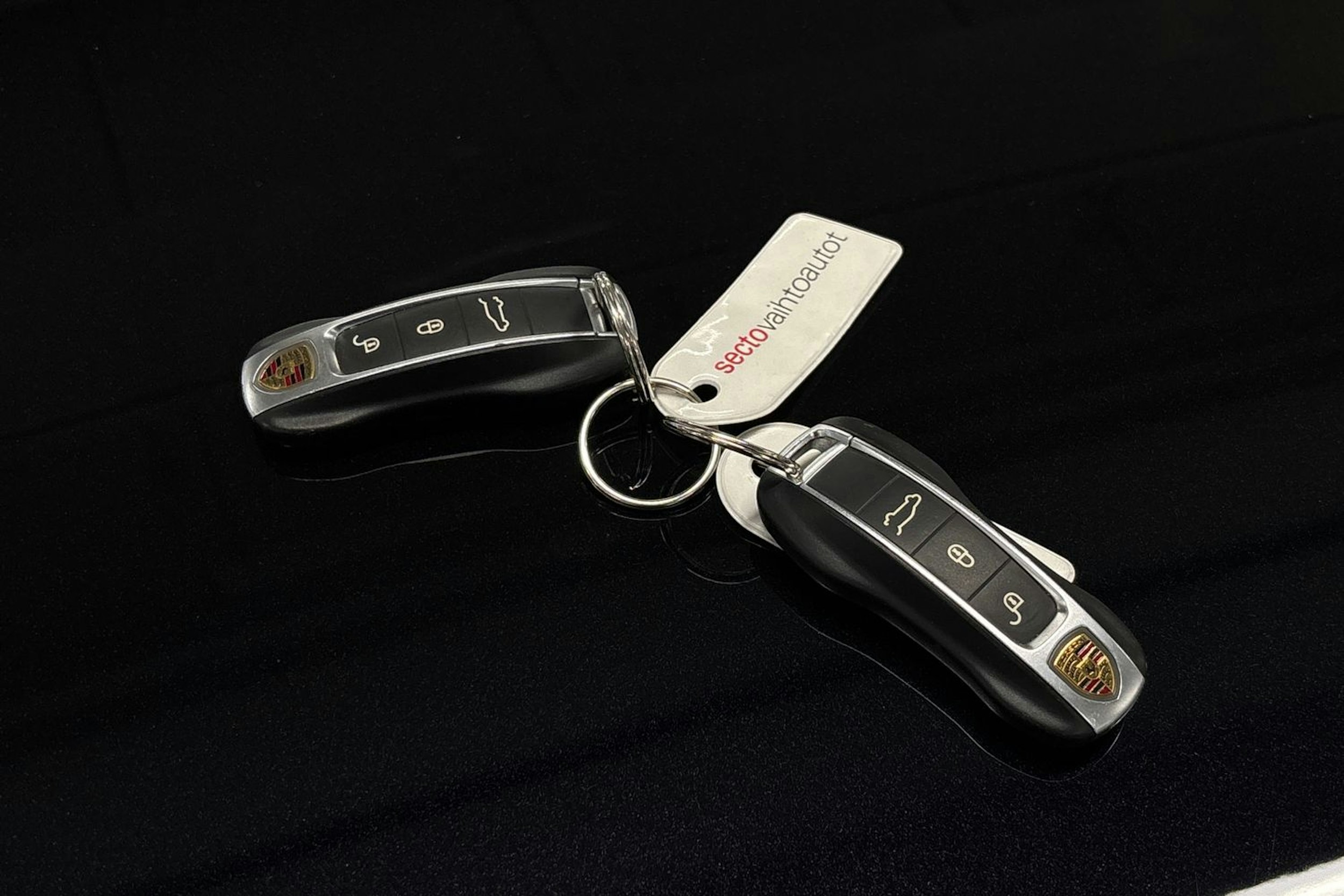 musta Porsche Cayenne 2018 kuva 32.