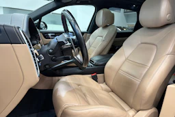 musta Porsche Cayenne 2018 kuva 9.