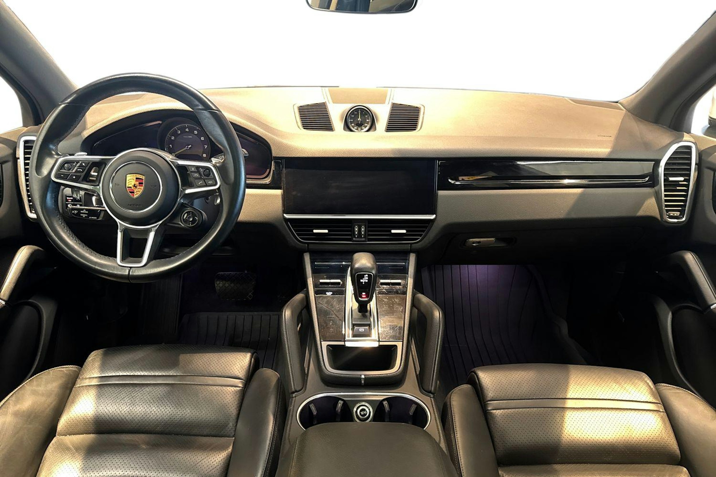 Ruskea (beige) Porsche Cayenne 2018 kuva 7.
