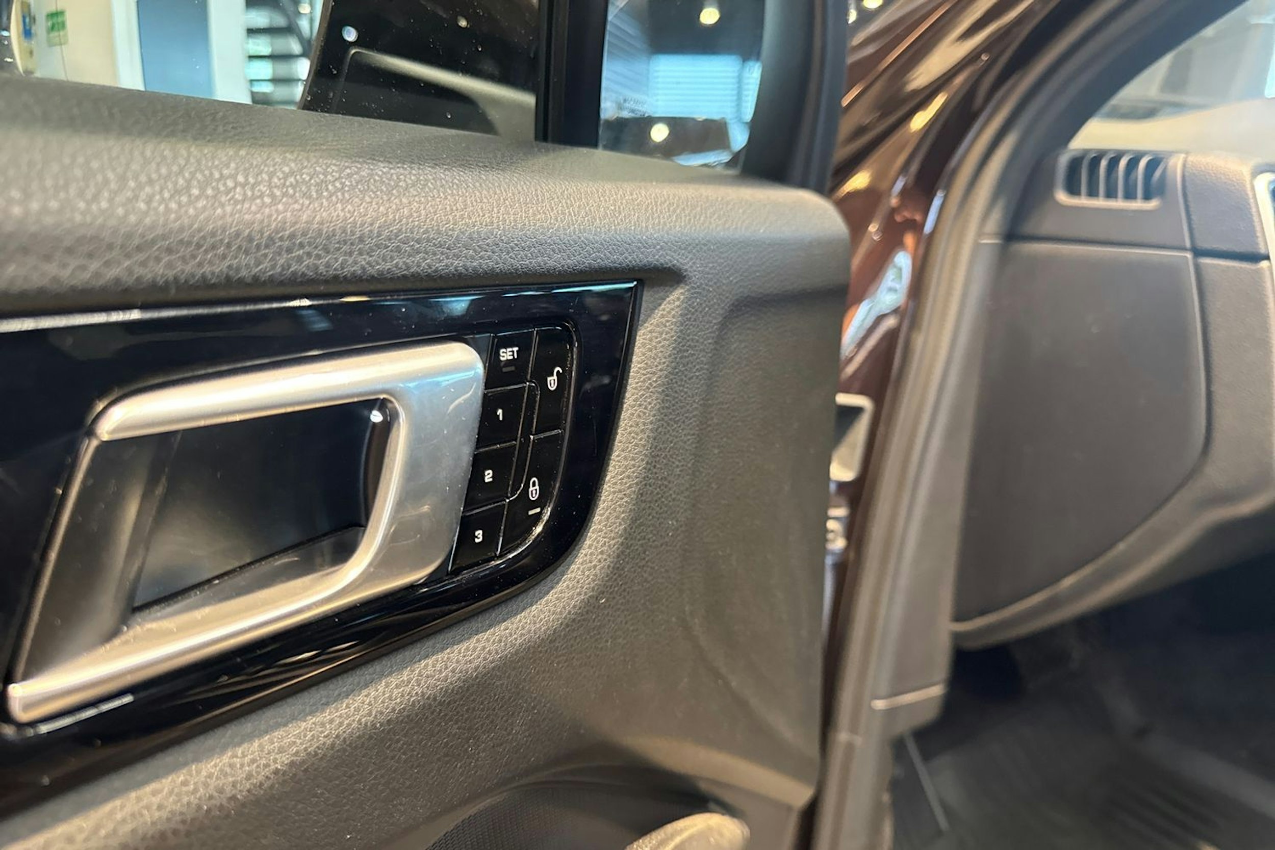 Ruskea (beige) Porsche Cayenne 2018 kuva 10.