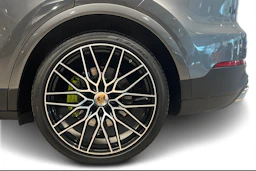 harmaa Porsche Cayenne 2018 kuva 9.