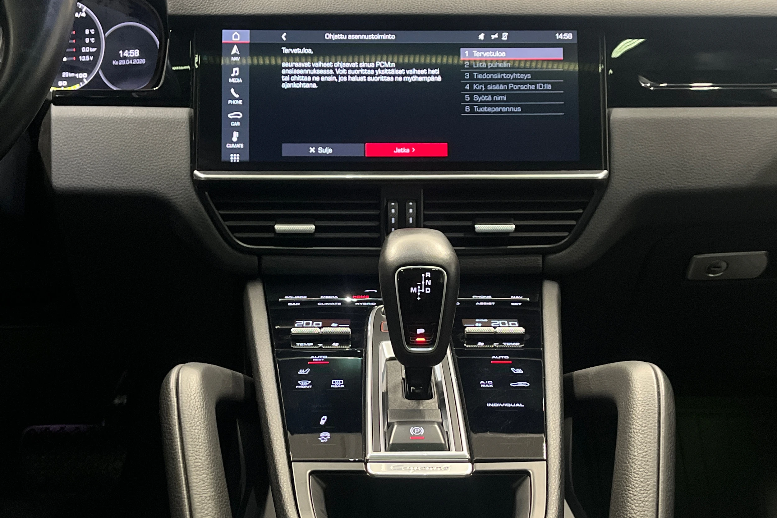 harmaa Porsche Cayenne 2018 kuva 10.