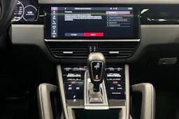 harmaa Porsche Cayenne 2018 kuva 10.