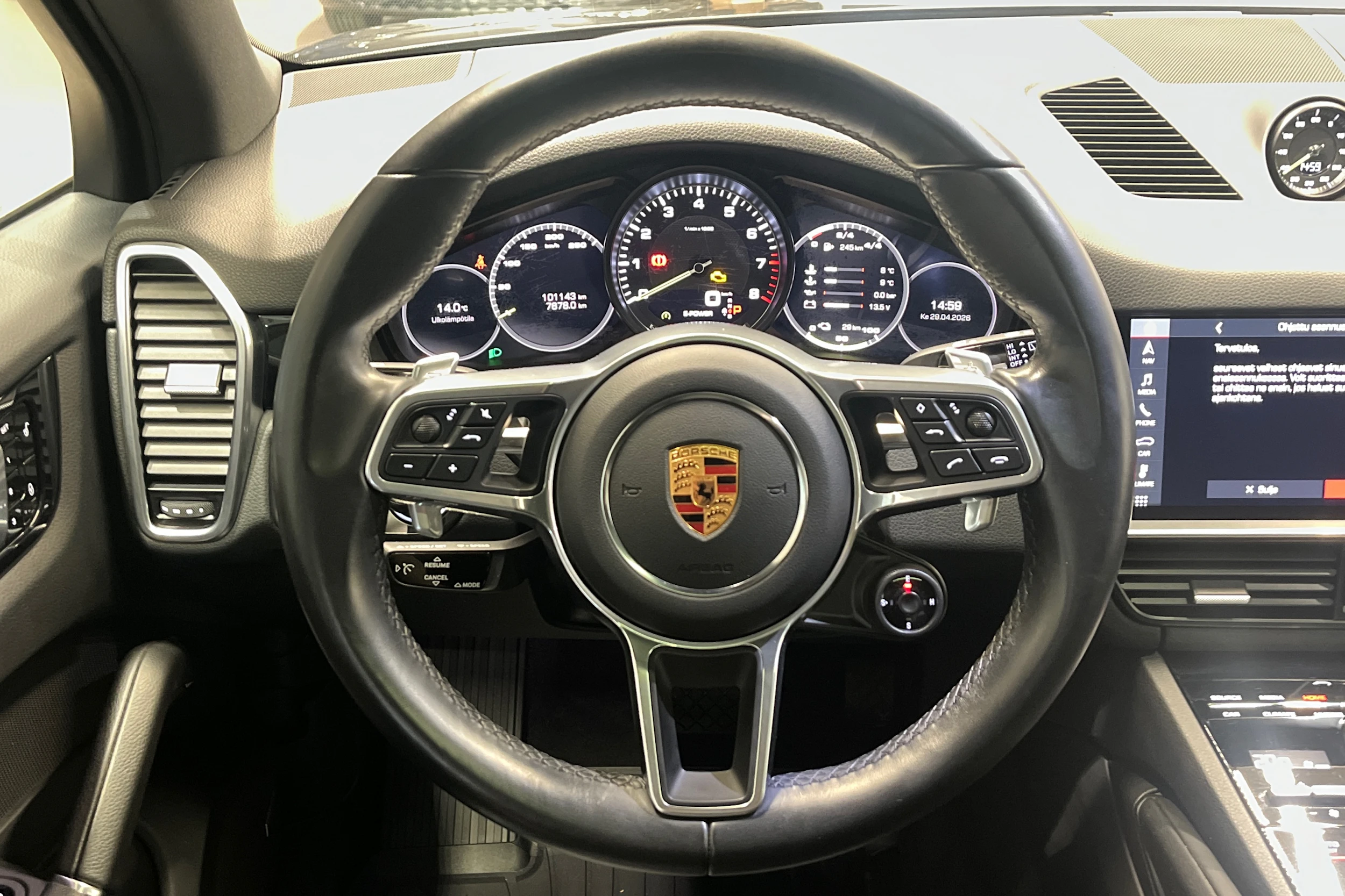 harmaa Porsche Cayenne 2018 kuva 11.