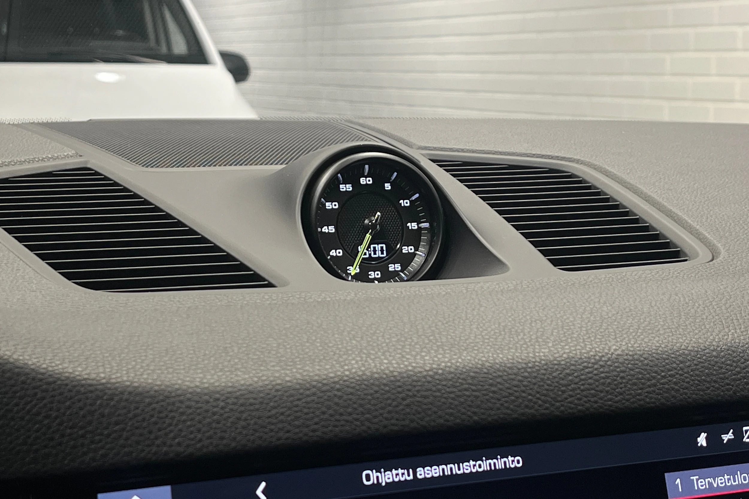 harmaa Porsche Cayenne 2018 kuva 12.