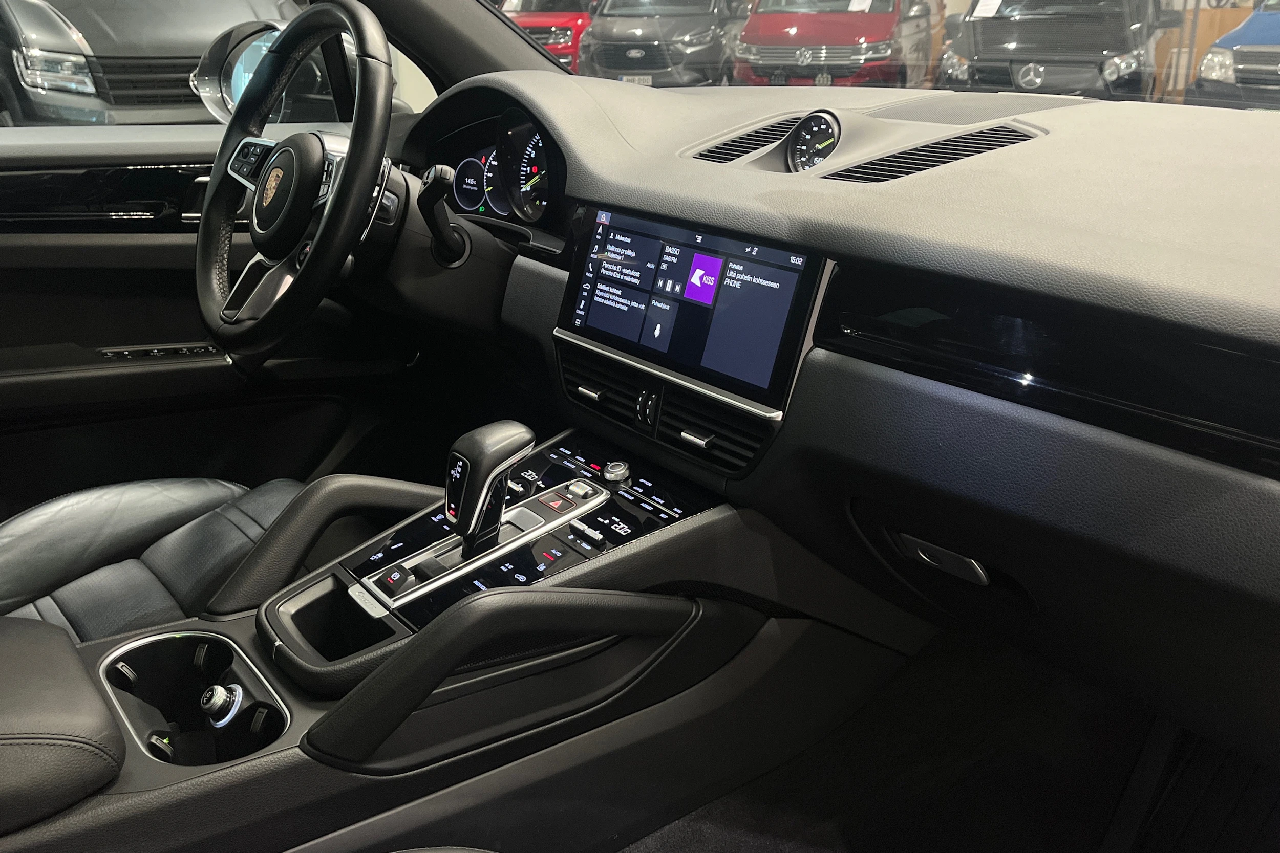 harmaa Porsche Cayenne 2018 kuva 16.