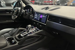 harmaa Porsche Cayenne 2018 kuva 16.