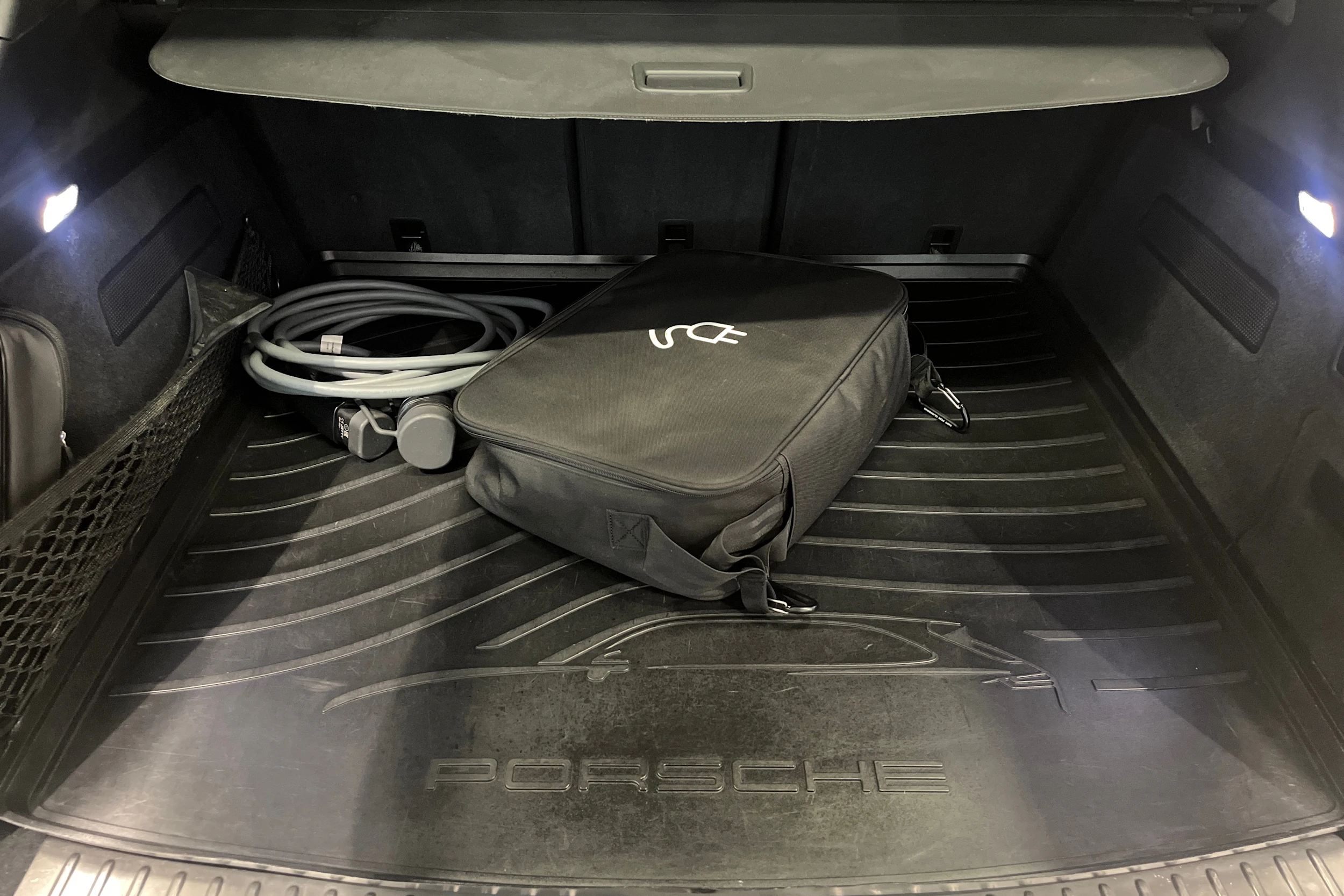 harmaa Porsche Cayenne 2018 kuva 19.