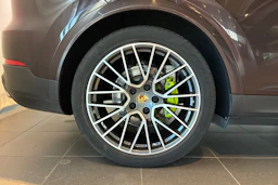 Ruskea (beige) Porsche Cayenne 2018 kuva 10.