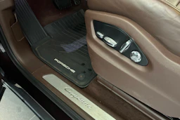 Ruskea (beige) Porsche Cayenne 2018 kuva 13.