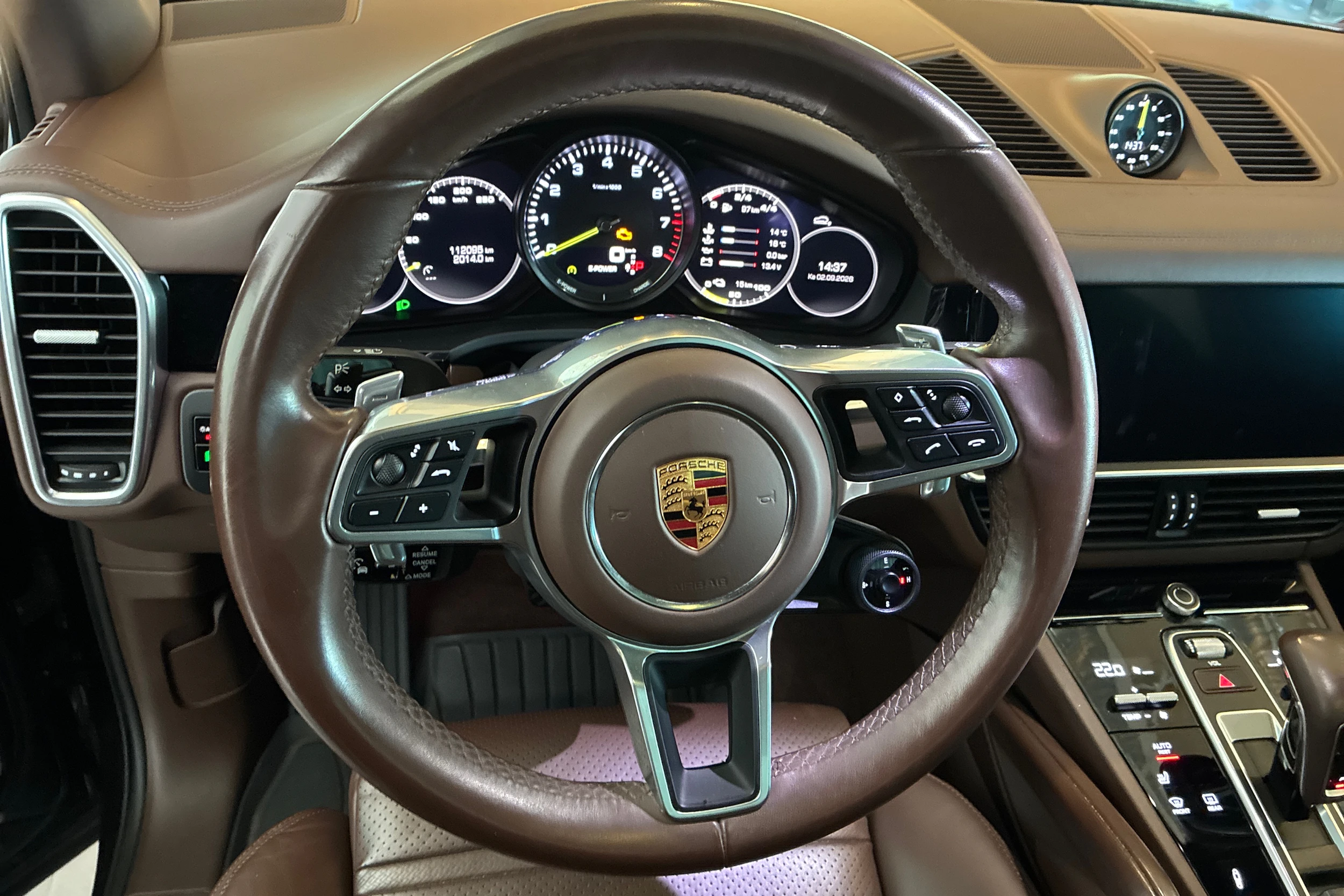 Ruskea (beige) Porsche Cayenne 2018 kuva 15.