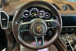 Ruskea (beige) Porsche Cayenne 2018 kuva 15.