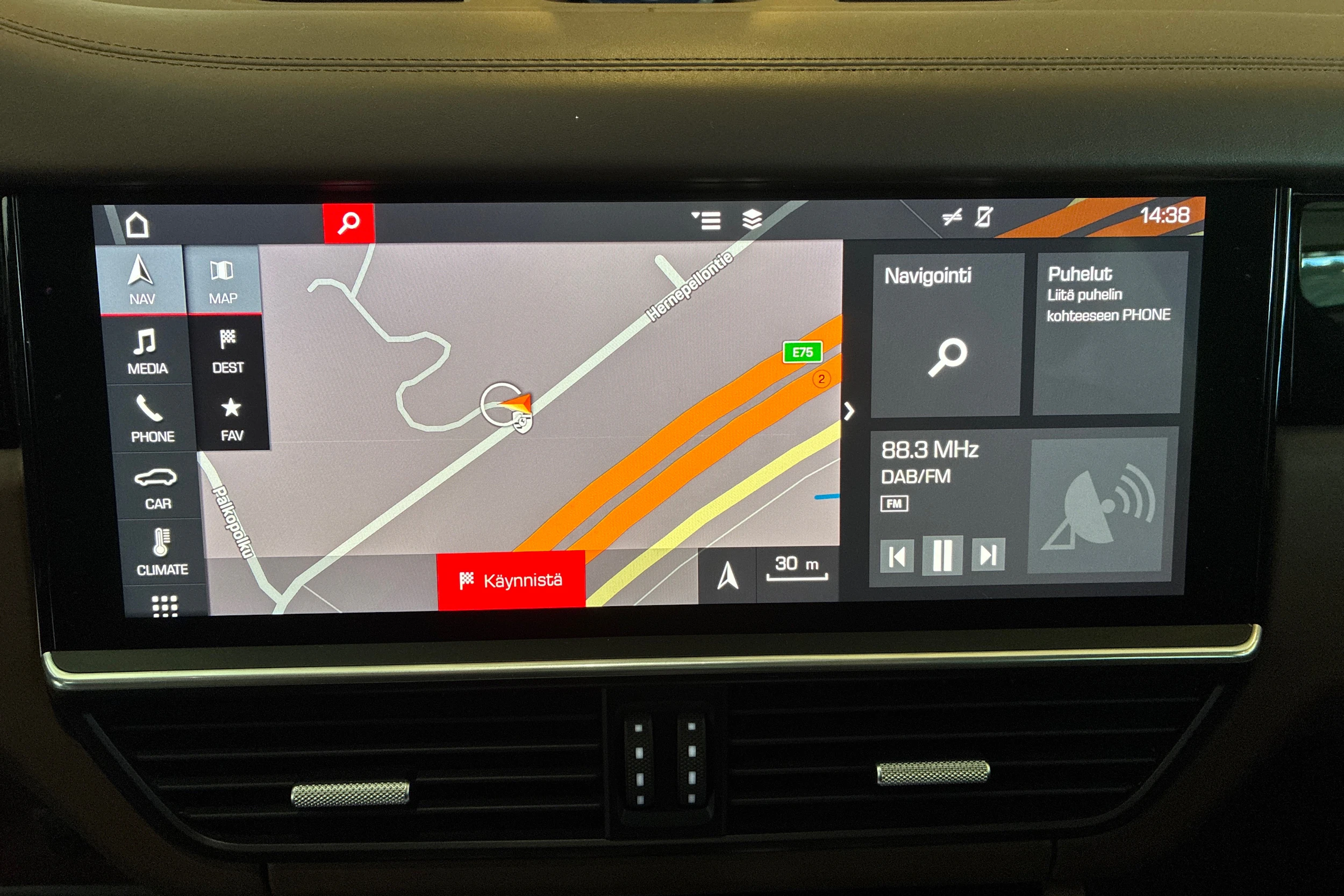 Ruskea (beige) Porsche Cayenne 2018 kuva 17.