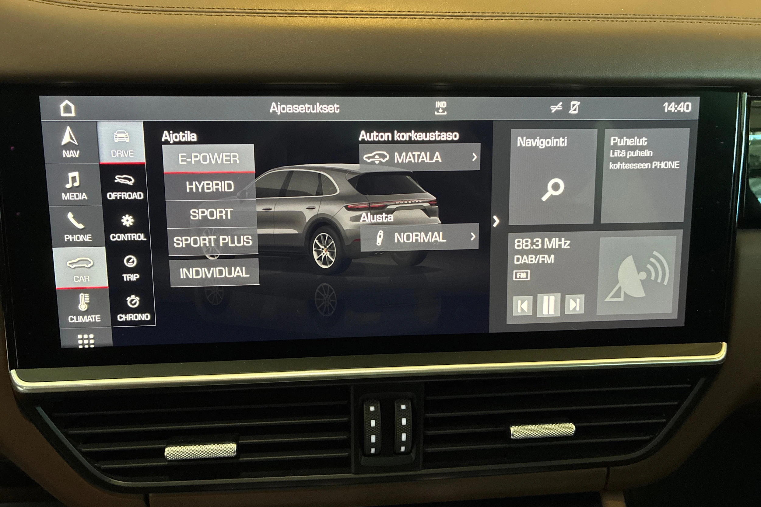 Ruskea (beige) Porsche Cayenne 2018 kuva 18.