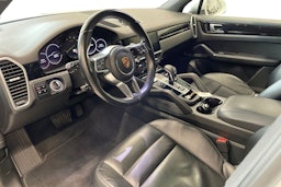 valkoinen Porsche Cayenne 2019 kuva 6.