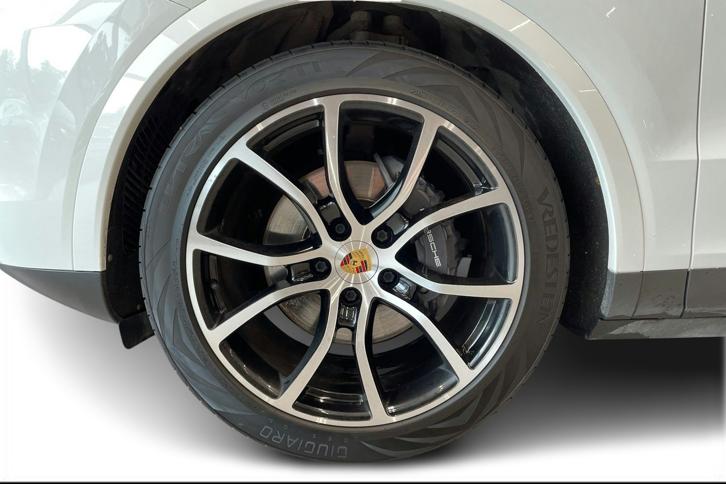 valkoinen Porsche Cayenne 2019 kuva 9.
