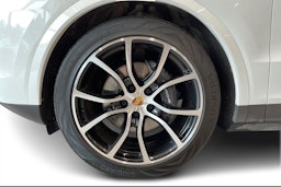 valkoinen Porsche Cayenne 2019 kuva 9.