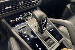 valkoinen Porsche Cayenne 2019 kuva 12.