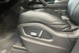 valkoinen Porsche Cayenne 2019 kuva 16.