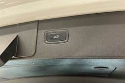 valkoinen Porsche Cayenne 2019 kuva 21.