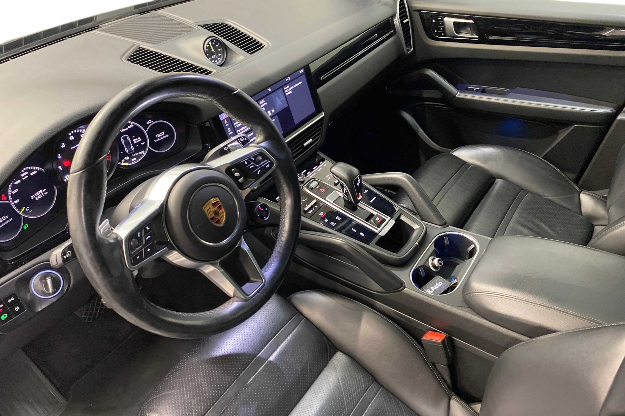 Musta Porsche Cayenne 2019 kuva 6.
