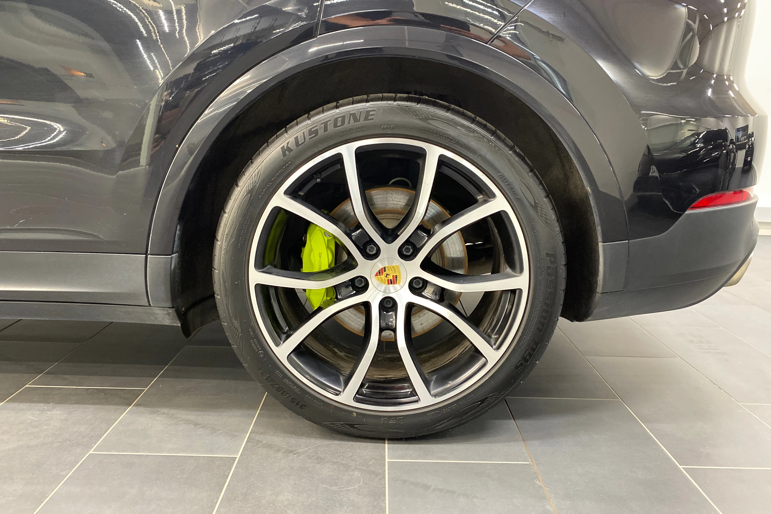 Musta Porsche Cayenne 2019 kuva 10.