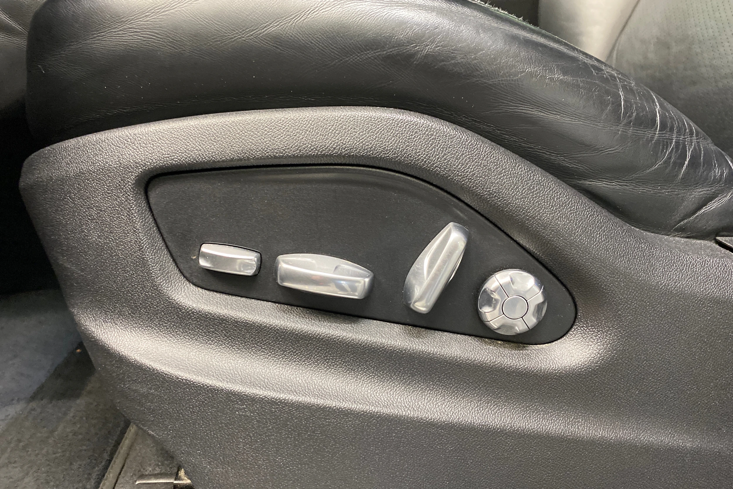 Musta Porsche Cayenne 2019 kuva 11.