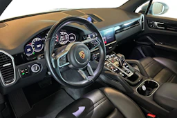Harmaa Porsche Cayenne 2019 kuva 6.