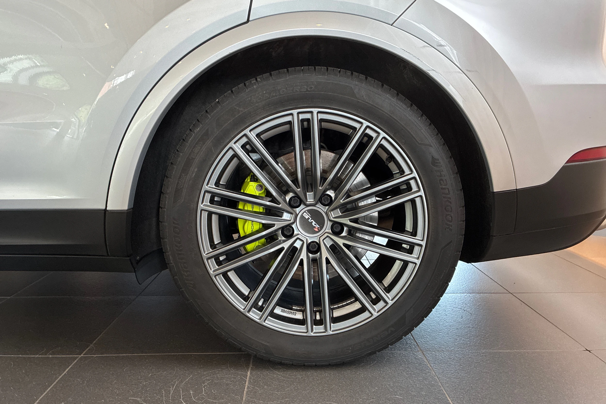Harmaa Porsche Cayenne 2019 kuva 10.