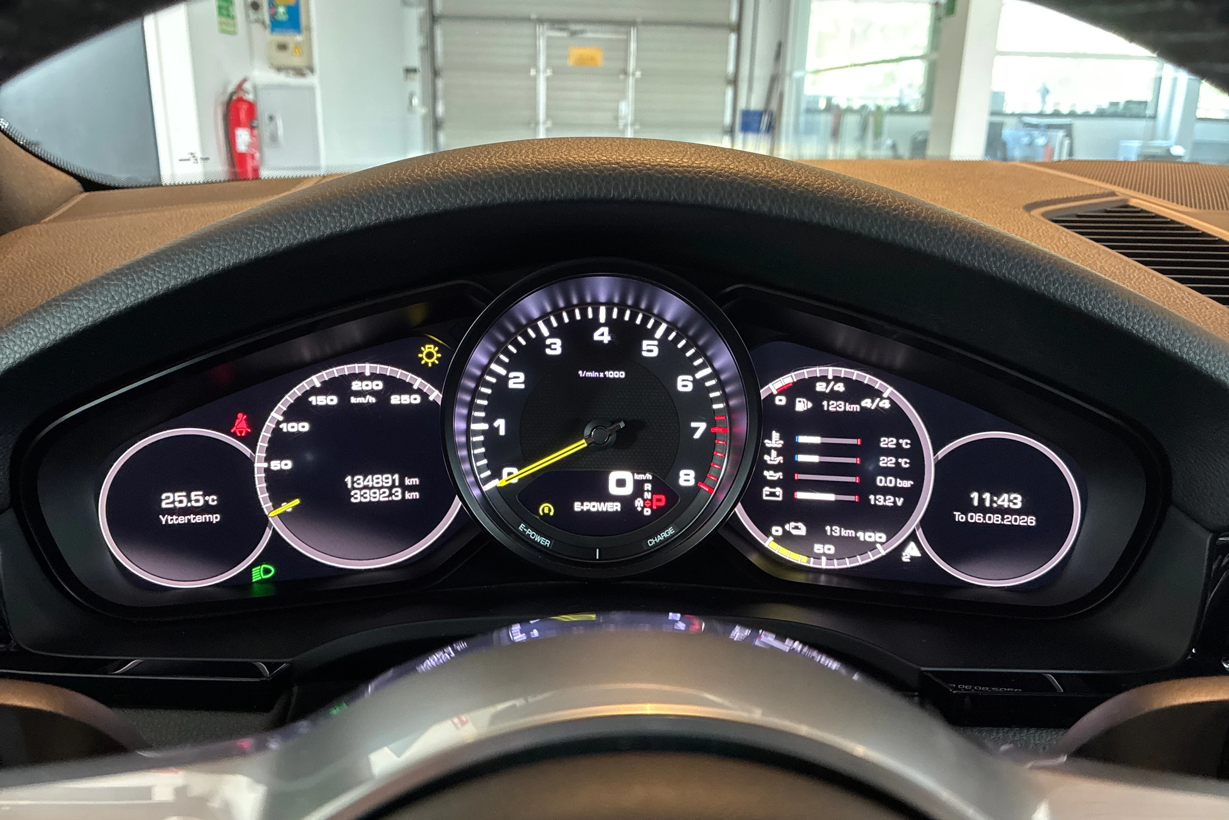 Harmaa Porsche Cayenne 2019 kuva 14.