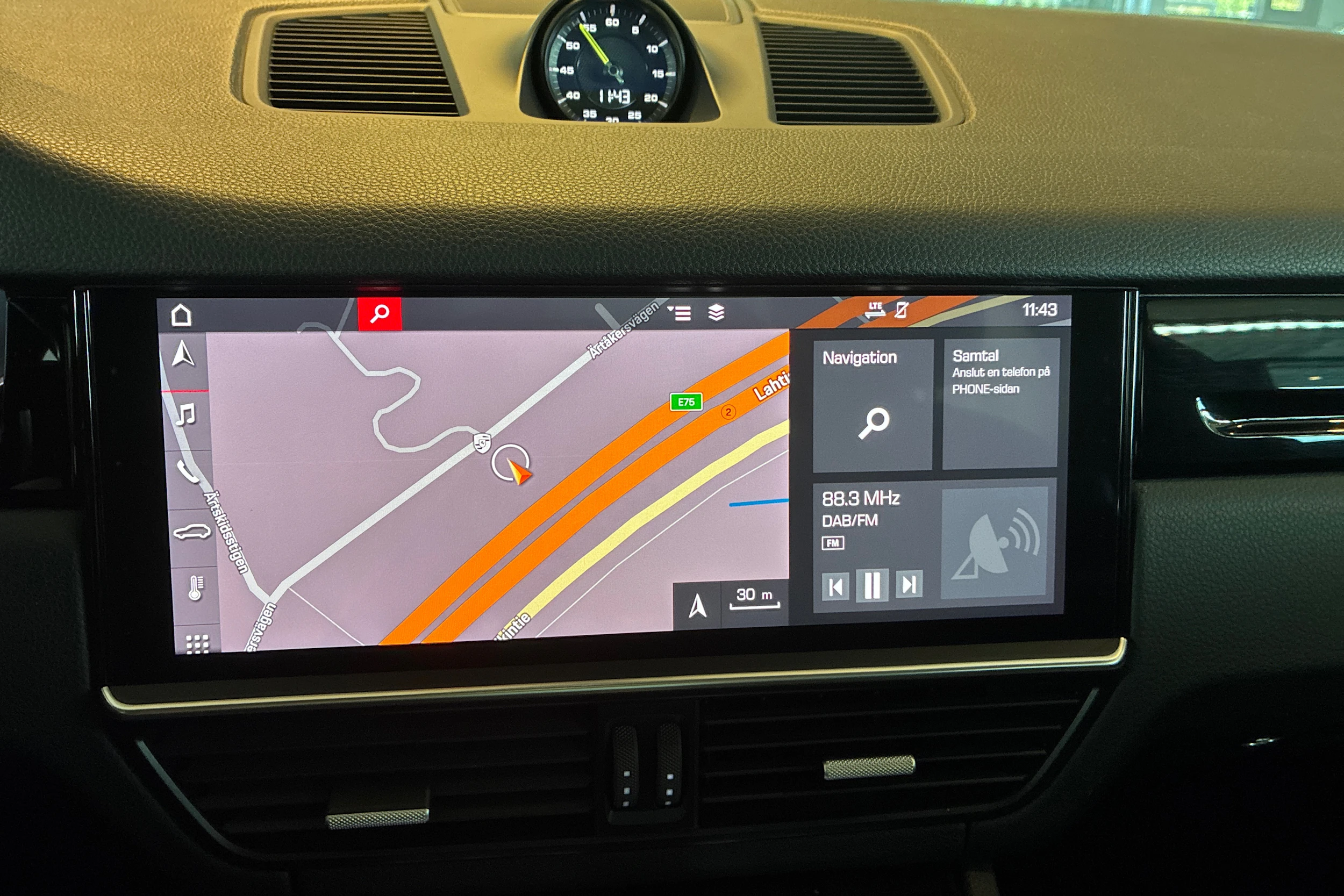 Harmaa Porsche Cayenne 2019 kuva 15.