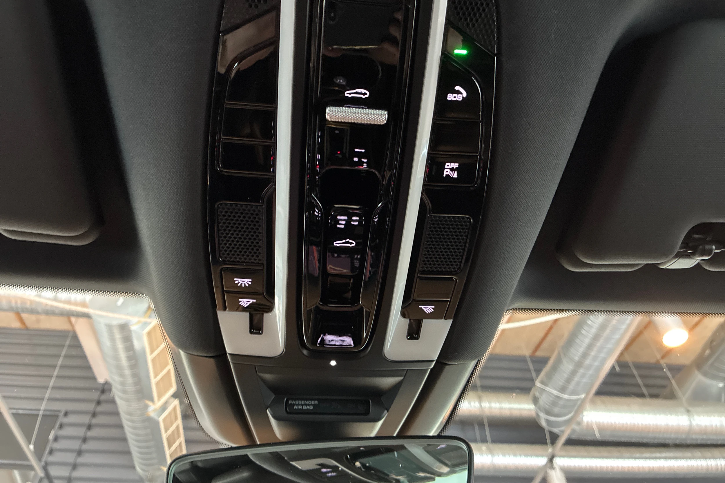 Harmaa Porsche Cayenne 2019 kuva 18.