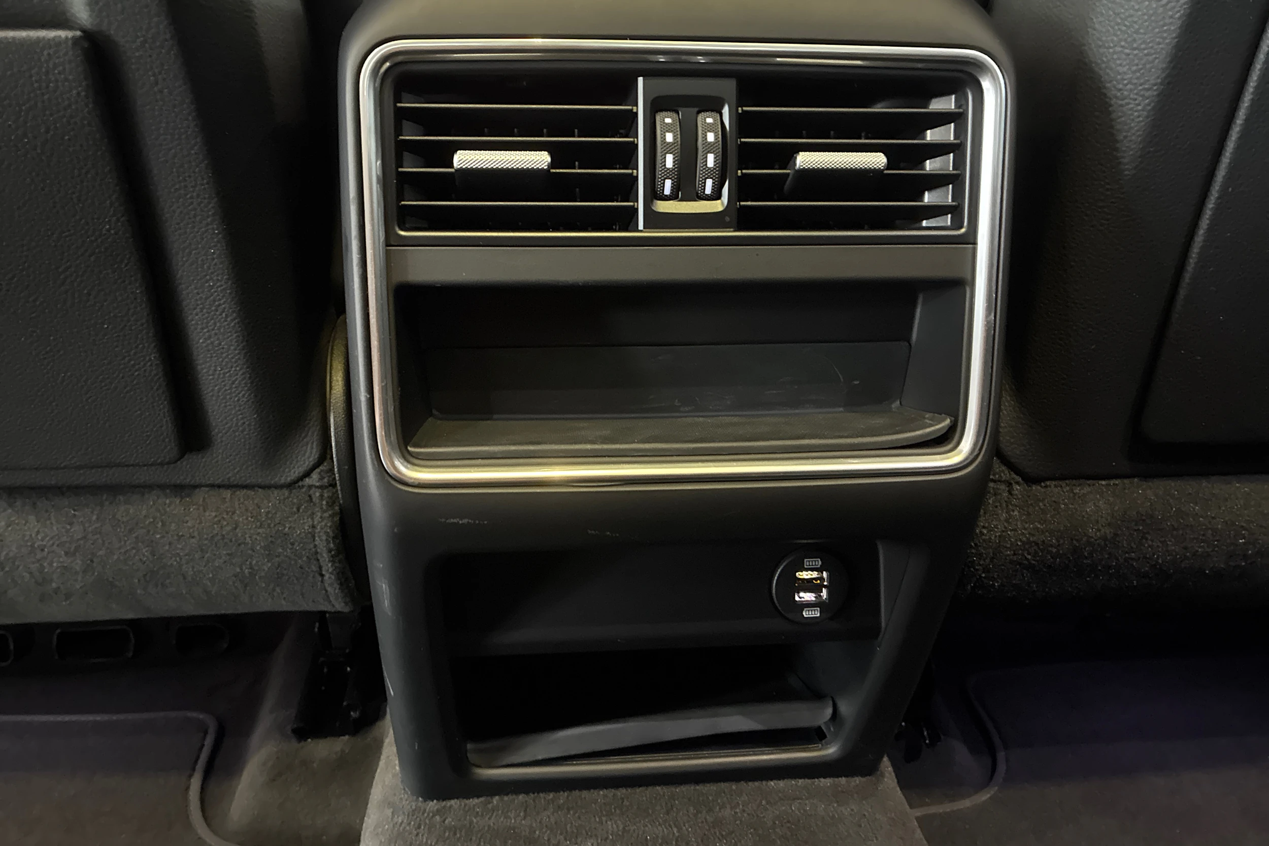 Harmaa Porsche Cayenne 2019 kuva 20.
