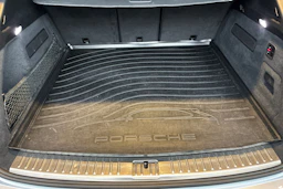 Harmaa Porsche Cayenne 2019 kuva 22.