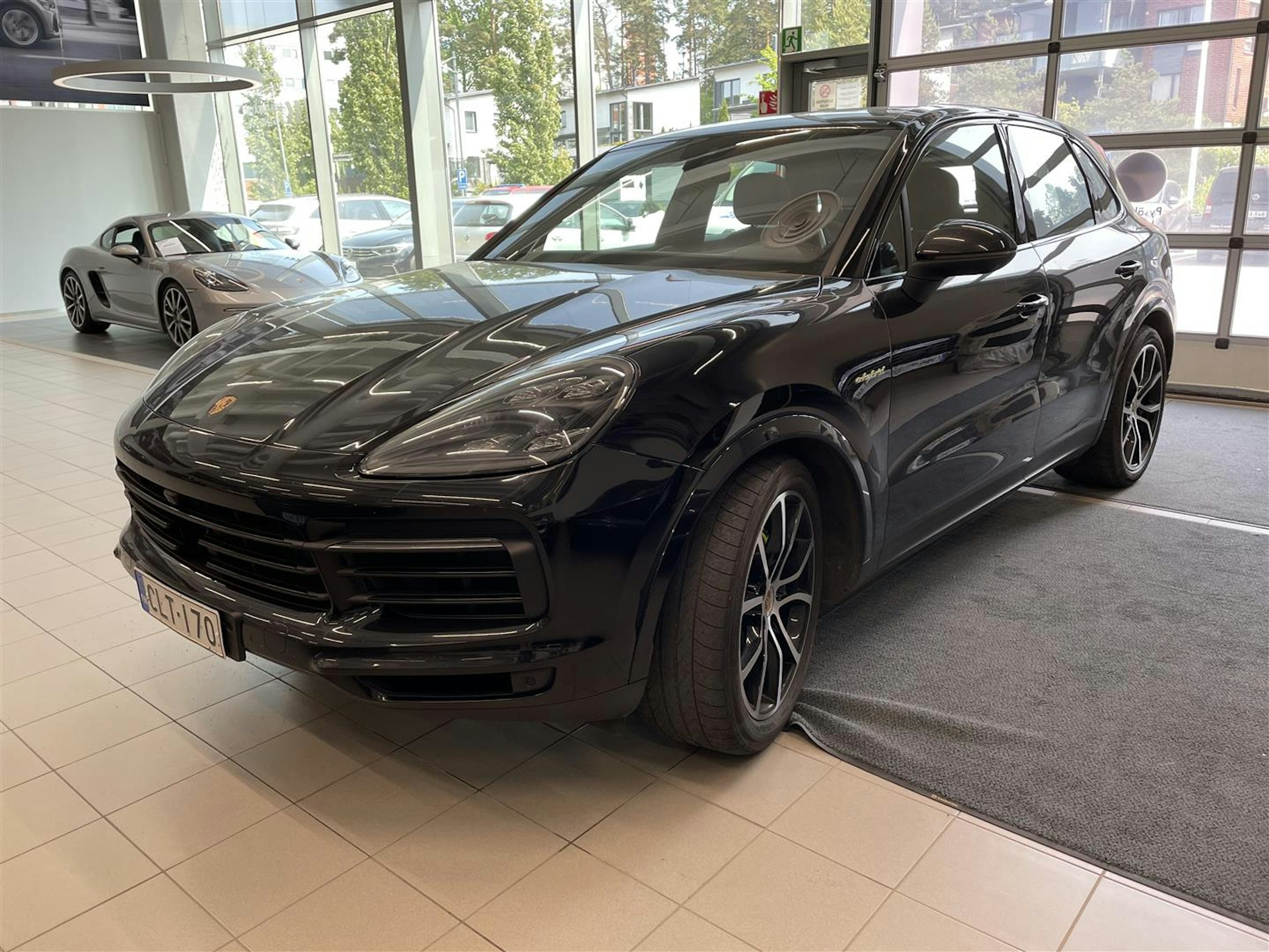 musta Porsche Cayenne 2019 kuva 1.